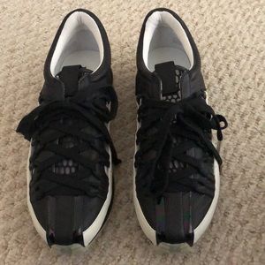 L.A.M.B. Women’s Bennie Fashion Sneakers